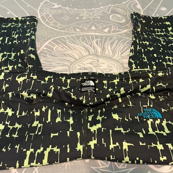 The North Face Athletic Legging Capris - Picture 2 of 4